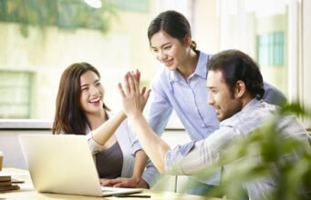 BAHAGIA ADA DISETIAP PROFESI DAN KEADAAN