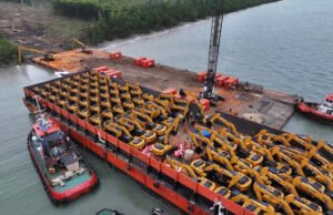 88 Unit Alat Berat Pesanan Haji Isam kembali Tiba di Wanam Merauke, 176 Unit Akan menyusul