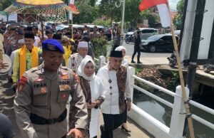 Pasangan Calon Gubernur Acil Odah Dan Wakil Gubernur Haji Zanie Daftar ke KPU Kalsel