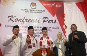 Mukhyar dan Awan Subarkah Resmi Mendaftar ke KPU Banjarmasin