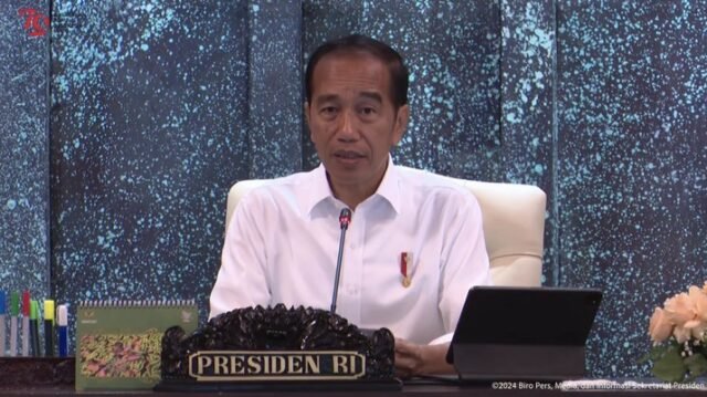 presiden-joko-widodo-saat-pada-rapat-sidang-kabinet-perdana-di-ikn-senin-1282024-3_169