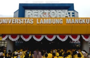Mahasiswa ULM Geruduk Rektorat, Tuntut Reakreditas dan Transparan Kasus Guru Besar