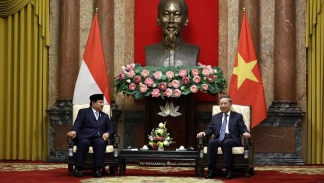 menteri-pertahanan-ri-prabowo-subianto-melakukan-pertemuan-dengan-presiden-vietnam-he-to-lam-di-vietnam-pada-jumat-139-dok-kem_169