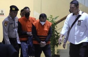 Kadis PUPR Kalsel Ahmad Solhan Digiring ke Gedung KPK di Jakarta, Ada Ajudan Paman Birin