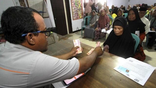 banjir-bansos-di-tahun-politik-1_169