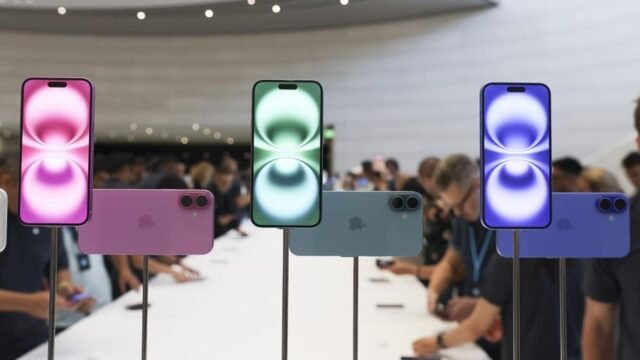 iphone-16-baru-dipamerkan-selama-pengumuman-produk-baru-di-kantor-pusat-apple-pada-hari-senin-9-september-2024-di-cupertino-ca-3_169