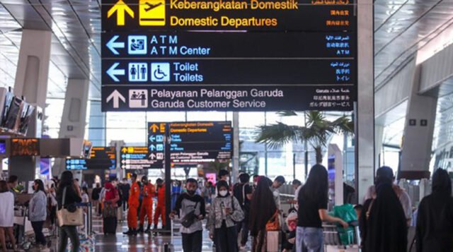 bandara-soetta-dipadati-penumpang-1_169