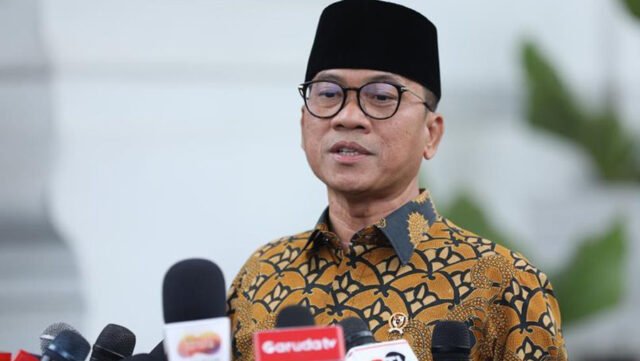 menteri-desa-dan-pembangunan-daerah-tertinggal-mendes-pdt-yandri-susanto-di-istana-merdeka-jakarta-rabu-23102024-cnbc-indonesi-5_169