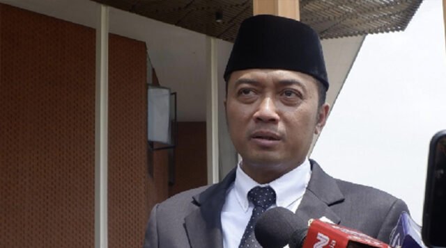 Mensesneg Prasetyo Hadi memastikan biaya penyelenggaraan retreat kepala daerah tidak akan ditanggung oleh Presiden Prabowo Subianto. (Foto: CNN Indonesia/Khaira Ummah)