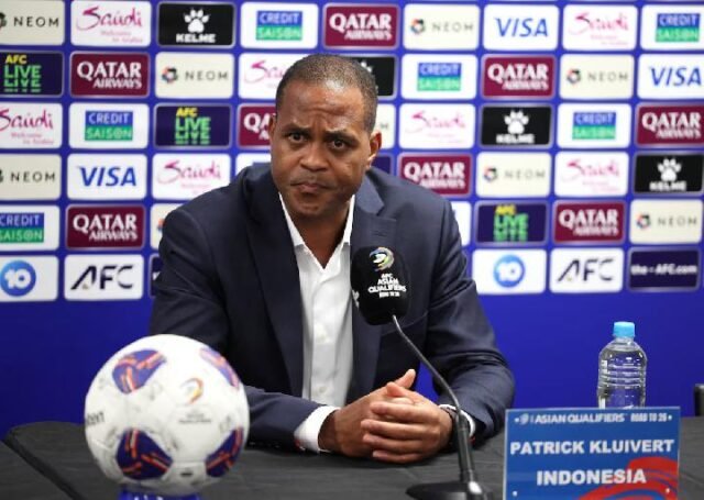 Pelatih Timnas Indonesia Patrick Kluivert selama konferensi pers usai laga melawan Australia di Sydney Football Stadium pada Kamis, 20 Maret 2025. REUTERS/Hollie Adams