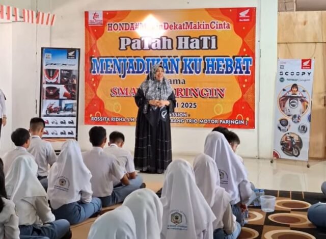 Trio Motor Paringin Gelar Seminar: Patah Hati Menjadikan Ku Hebat, Bersama Siswa SMAN 2 Paringin. Foto dok PT Trio Motor