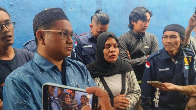 Ketua Tim AUK Juwita, Dr M Pazri SH MH usai mendampingi keluarga korban memberikan keterangan kepada penyidik di Denpom Lanal (Pomal) Banjarmasin, Sabtu (29/3/2025) - Foto Dok Nett