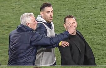 Jose Mourinho Cubit Hidung Okan Buruk dalam Derbi Fenerbahce vs Galatasaray