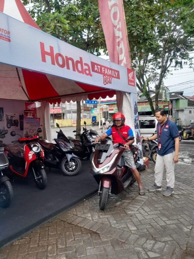 PT Trio Motor, Main Dealer Honda untuk wilayah Kalimantan, sukses menggelar acara Honda AT Family Day yang berlangsung meriah di Taman Kamboja, Kota Banjarmasin. Foto Dok Trio Motor