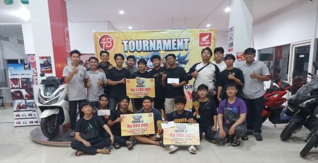 Teladan Baru Motor Tantang Gamer Sampit: Main Mobile Legends, MenangJutaan Rupiah. Foto Dok Trio Motor