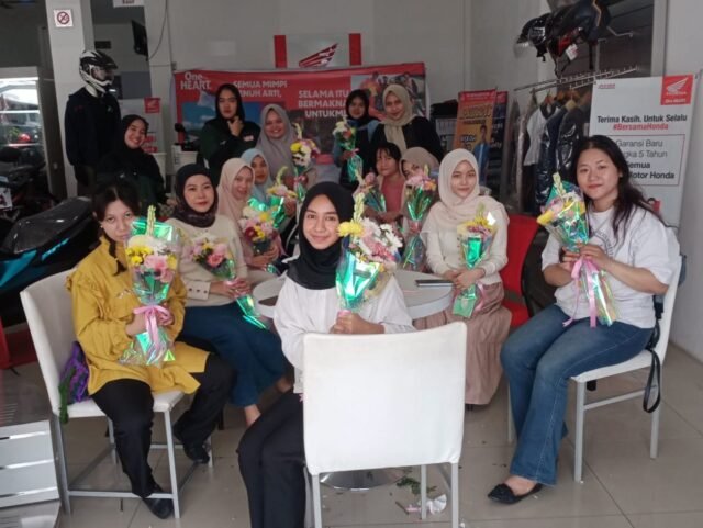 Trio Motor Martapura dan Vita Florist Hadirkan Flower Bouquet WorkshopGratis bagi Warga Martapura. Foto Dok Trio Motor