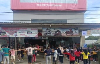 Serunya Senam Bareng Trio Motor Kotabaru, Penuh Hadiah danKebersamaan