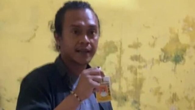 Foto: Pria berinisial MA alias A (35) mengaku sebagai wartawan dan bikin resah warga di di Kabupaten Bulukumba. (Foto: Tangkapan Layar Video)