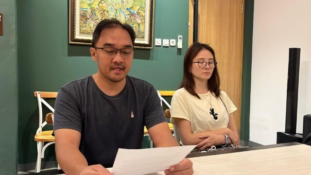 Budi Wahab didampingi isteri saat meminta maaf Budi Wahab didampingi isteri saat meminta maaf