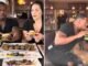 Detik Mencekam! SUV Tabrak Restoran Saat Dua Influencer Kuliner Syuting Review Makanan Dua influencer yang sedang syuting video ulasan makanan di dalam sebuah restoran Houston secara tidak sengaja menangkap momen menakutkan sebuah SUV menabrak dinding kaca di. Foto Tangkapan Layar