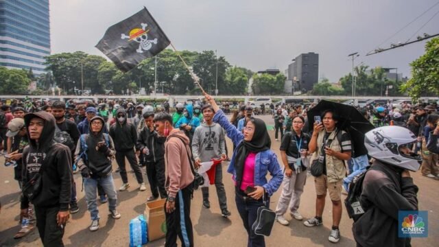 Foto: Massa demonstrasi masyarakat sipil bertajuk. Foto CNBC Indonesia