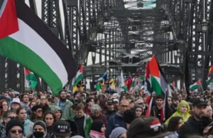 100.000 Warga Penuhi Jembatan Harbour Sydney, Demo Pro-Palestina Tertib Meski Diguyur Hujan