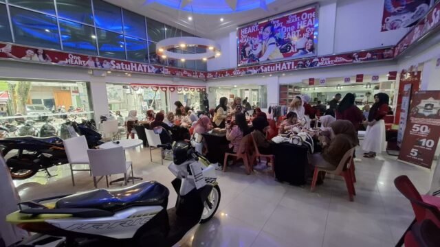 Seru dan Kreatif! Konsumen Honda Ikuti Workshop Chunky Independent Bag. Foto Dok Trio Motor Seru dan Kreatif! Konsumen Honda Ikuti Workshop Chunky Independent Bag. Foto Dok Trio Motor