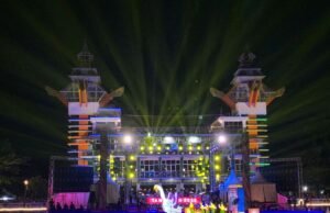 Kemilau Banjarmasin: Festival Jukung Hias Tanglong Meriahkan Hari Jadi ke-499 Kota Banjarmasin Festival Jukung Hias Tanglong Meriahkan Hari Jadi ke-499 Kota Banjarmasin.