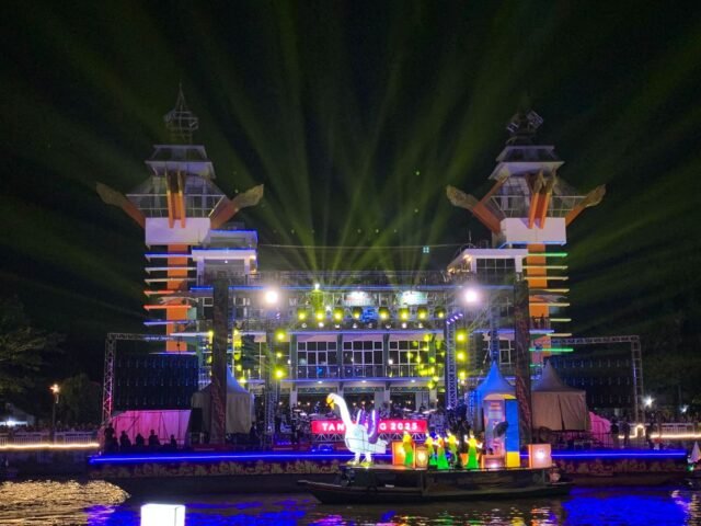 Festival Jukung Hias Tanglong Meriahkan Hari Jadi ke-499 Kota Banjarmasin.