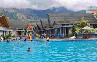 Cahaya Villa Garut: Penginapan Mewah Bernuansa Alam dengan View Gunung Guntur dan Kolam Air Hangat Cahaya Villa Garut: Penginapan Mewah Bernuansa Alam dengan View Gunung Guntur dan Kolam Air Hangat