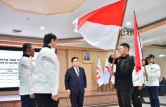 Gara-Gara Israel, Indonesia Diblokir IOC! Tapi Erick Thohir Nggak Mundur! Menteri Pemuda dan Olahraga Republik Indonesia (Menpora RI) Erick Thohir langsung merespon cepat terkait adanya pernyataan Komite Olimpiade Internasional (IOC) agar federasi olahraga internasional tidak menyelenggarakan ajang olahraga di Indonesia.(foto:Andre/kemenpora go.id)