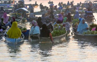 Pasar Terapung Lok Baintan, Ikon Wisata Sungai Khas Kalimantan Selatan Pasar Terapung Lok Baintan, Ikon Wisata Sungai Khas Kalimantan Selatan
