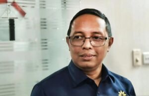 Hasan Nasbi Minta Menkeu Purbaya Hentikan Kritik ke Pejabat Lain di Depan Umum Kepala Kantor Komunikasi Kepresidenan, Hasan Nasbi, saat menyampaikan komentar terkait isu nampan Program Makan Bergizi Gratis (MBG) yang diduga mengandung minyak babi, Kantor PCO, Jakarta, Selasa 26 Agustus 2025. ANTARA/Andi Firdaus/aa. (Antara)