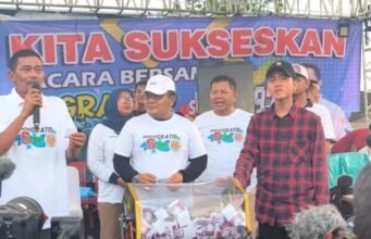 Wapres Gibran Meriahkan Mancing Mania Gratis di Kali Gabus, Ribuan Warga Bekasi Antusias Rayakan Sumpah Pemuda Ribuan warga tumpah ruah di bantaran Kali Gabus, Tambun Utara, Kabupaten Bekasi, Minggu (26/10/2025). Mereka mengikuti Mancing Mania Gratis, acara tahunan yang digelar dalam rangka memperingati Hari Sumpah Pemuda.. Foto Dok Nett