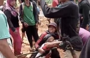 Direktur Walhi Bengkulu Desak Penegak Hukum Ungkap Tuntas Kasus Penembakan Terkait Konflik Agraria PT ABS Petani di Kabupaten Bengkulu Selatan ditembak pihak keamanan perusahaan perkebunan kelapa sawit, Senin (24/11/2025)(KOMPAS.COM/FIRMANSYAH)