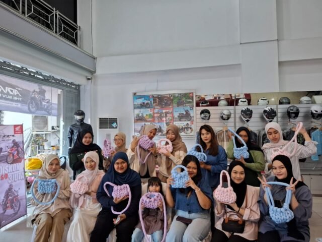 Dealer 2 Naga Gelar Workshop Chunky Bag, Showroom Disulap Jadi Ruang Kreatif Warga. Foto Dok Istimewa