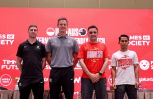 Pelatih Australia: Indonesia Ibarat Brasil dari Asia yang Sedang Tertidur! Pelatih Timnas Futsal Indonesia, Hector Souto (kaus meraj) dalam acara konferensi pers jelang laga melawan Australia di Hotel.Sultan, Jakarta, Kamis (30/10/2025). (FEDERASI FUTSAL INDONESIA)