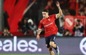 Resmi! Gol Salto Spektakuler Santiago Montiel Raih FIFA Puskas Award 2025 Pemain Independiente, Santiago Montiel. (Pagni/AFP)