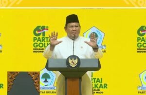 Di Tengah Banjir Sumatra, Presiden Prabowo Angkat Isu Biofuel Sawit, Warga Pertanyakan Akar Bencana Presiden Prabowo Subianto menyampaikan sambutan dalam peringatan Hari Ulang Tahun (HUT) ke-61 Partai Golkar, di Istora Senayan, Jakarta, Jumat (5/12/2025) malam.