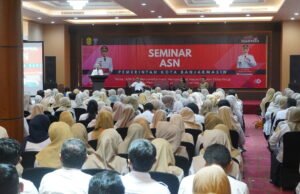Pemkot Banjarmasin Gelar Seminar ASN: Dorong Transformasi Kapasitas dan Etika Kerja Menuju Birokrasi Modern Wakil Wali Kota Banjarmasin Hj. Ananda Dorong Transformasi Kapasitas dan Etika Kerja Menuju Birokrasi Modern. Foto Dok Istimewa
