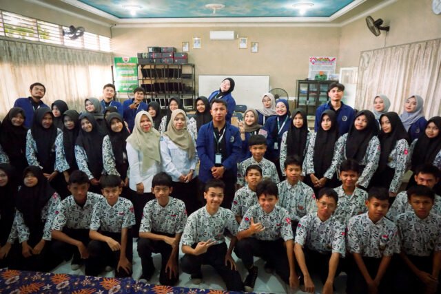 Mahasiswa UNISKA Gelar Edukasi Personal Branding untuk Tekan Risiko Pernikahan Dini di Banjarmasin. Foto Dok Istimewa