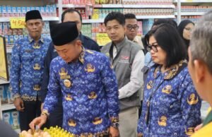 Pemkot Banjarmasin Pantau Harga Jelang Natal dan Tahun Baru Wali Kota Banjarmasin H M Yamin Pantau Harga Jelang Natal dan Tahun Baru. Foto Dok Istimewa