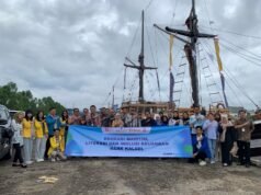 Bank Kalsel dan OJK Genjot Literasi Keuangan, Soroti Risiko Digital dan Budaya Flexing Foto bersama pelaksanaan Edukasi Maritim - Foto Dok Istimewa