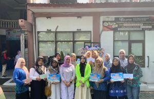 Yamaha Nge-Grebek Sambangi Banjarmasin Timur: Hiburan, Test Ride, dan Promo Menarik untuk Warga Suasana kegiatan “Yamaha Nge-Grebek” yang dilaksanakan oleh PT Surya Timur Sakti Jatim Yamaha di Kantor Kecamatan Banjarmasin Timur - Foto Dok Istimewa