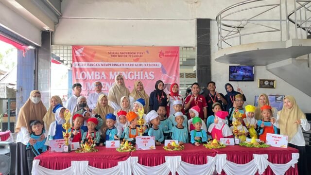 Lomba Menghias Tumpeng Jadi Momen Kebersamaan di Dealer Trio Motor Pelaihari