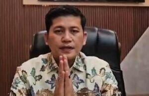 Bupati Aceh Selatan Minta Maaf Usai Pergi Umrah Tanpa Izin Saat Daerah Dilanda Bencana Bupati Aceh Selatan Mirwan MS minta maaf usai pergi umrah tanpa izin saat banjir melanda daerahnya.