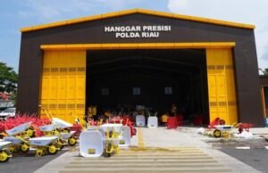 Polda Riau Kirim 3.459 Alat Pemulihan untuk Korban Banjir dan Longsor di Aceh, Sumbar, dan Sumut Dalam pelepasan kali ini, Polda Riau mengirimkan 3.459 unit peralatan pemulihan berupa 945 angkong, 1.256 cangkul, dan 1.258 sekop (Mei Amelia/detikcom)