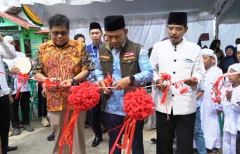 Wali Kota Banjarmasin Resmikan Gedung Belajar YIKAMUZ, Perkuat Pendidikan dan Akhlak Generasi Muda H. M. Yamin HR, meresmikan Gedung Belajar Yayasan Islam Kasturi Muzammil (YIKAMUZ) di Komplek Dharma Bakti Lestari 2, Kelurahan Sungai Andai, Kecamatan Banjarmasin Utara, Kamis (15/1/2026) Banjarmasin