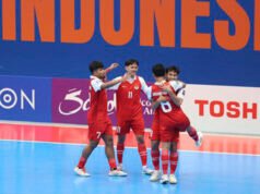 Dramatis! Bungkam Kirgistan 5-3, Timnas Futsal Indonesia Segel Tiket Perempat Final Piala Asia 2026 Timnas Futsal Indonesia berhasil meraih kemenangan 5-3 atas Kirgistan pada laga kedua Grup A Piala Asia Futsal 2026 di Indonesia Arena, Jakarta, Kamis (29/01/2026) malam WIB. Hasil itu membuat Tim Garuda melenggang ke perempat final. (Bola.com/Muhammad Iqbal Ichsan)
