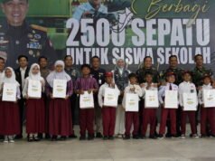 Dukung Pendidikan, Korem 101/Antasari Bagikan 2.500 Pasang Sepatu untuk Siswa di Banjarmasin Bhakti Korem 101/Antasari: Bagikan 2.500 Sepatu untuk Siswa. Foto Dok Istimewa